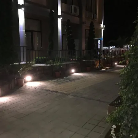 Апартаменты Raya *
